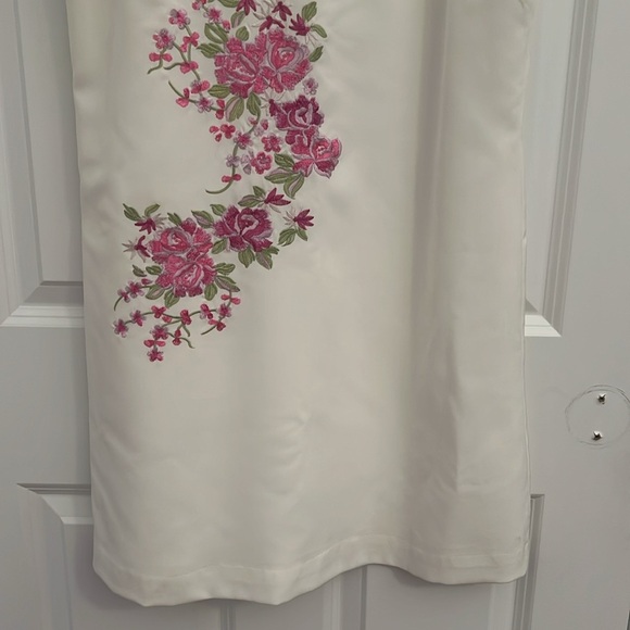 Tahari Floral Embroirdered Shift Mini Dress Size S - Picture 4 of 7